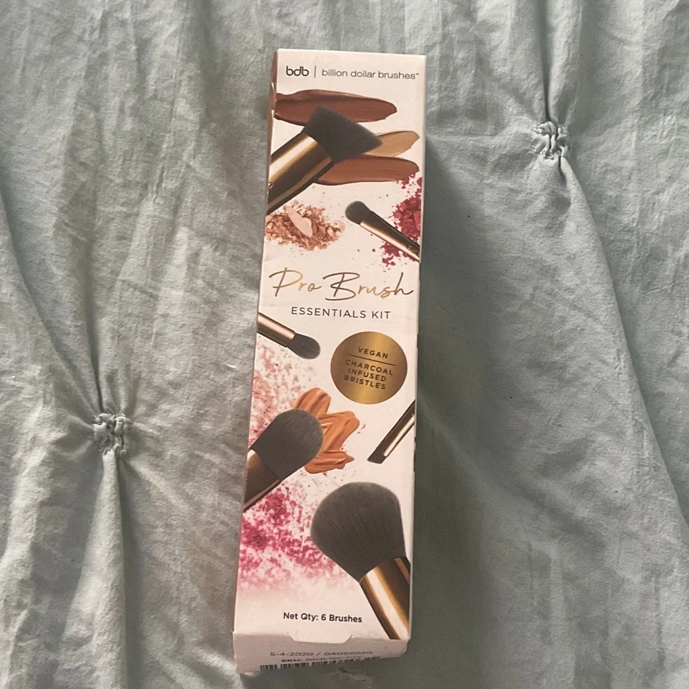 NEW bdb Pro Brush Essentials Kit - Vegan Makeup Brush Set